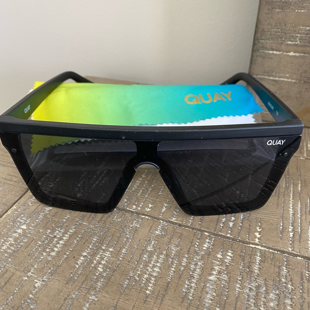 Quay’s sunglasses